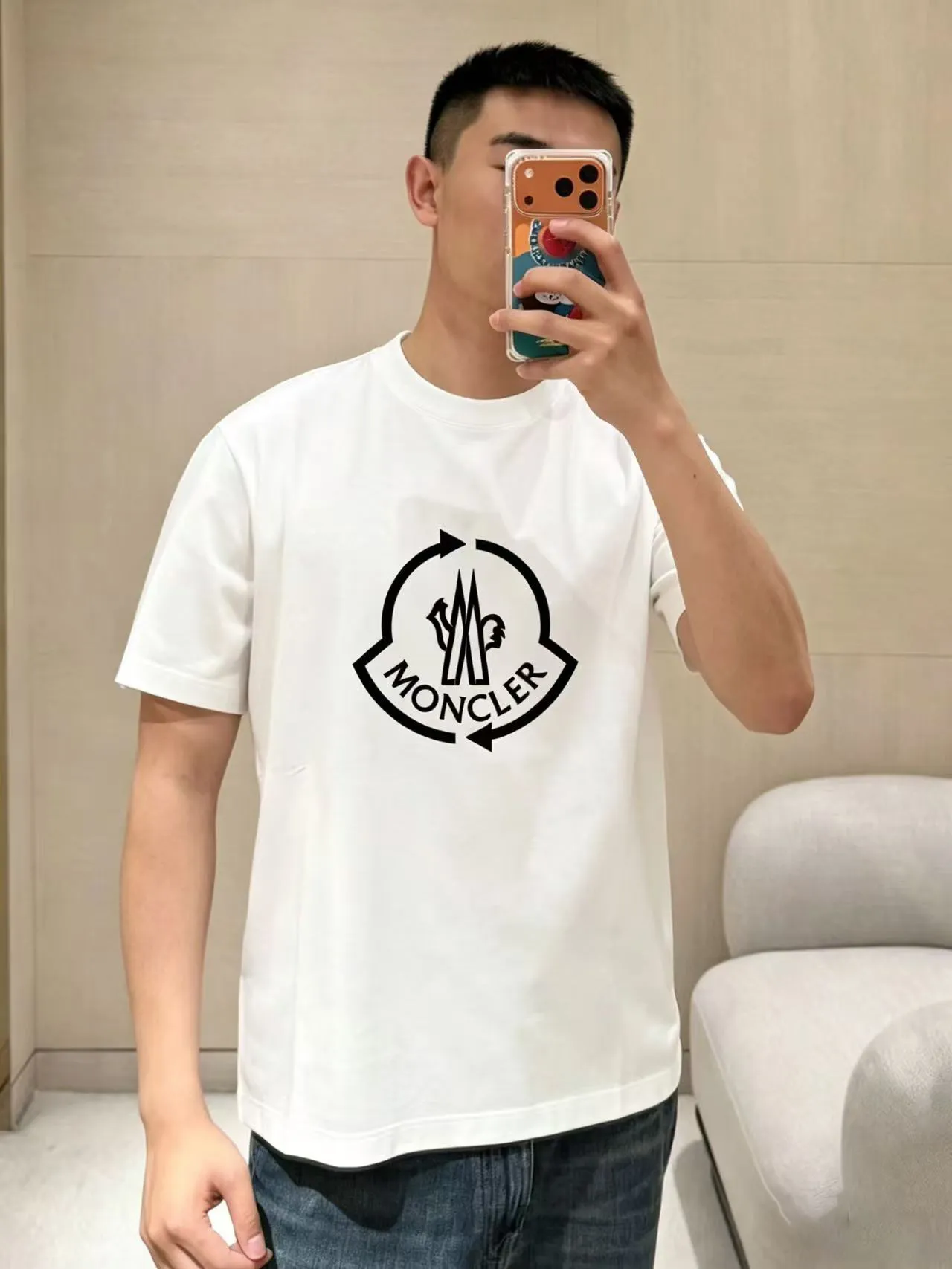 √